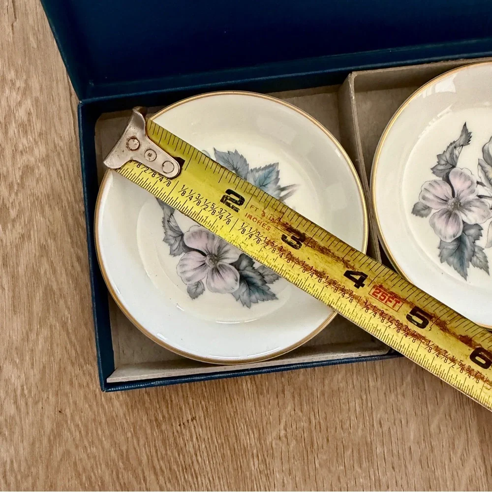 2 PCS ROYAL WORCESTER FINE BONE CHINA ENGLAND DAHLIA MINI PLATES‎ DISHES 4” NIB